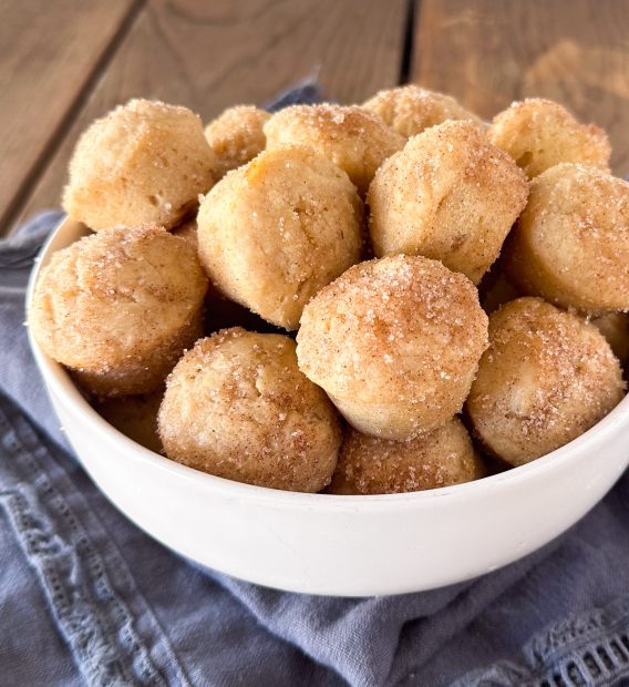 mini apple cinnamon muffins